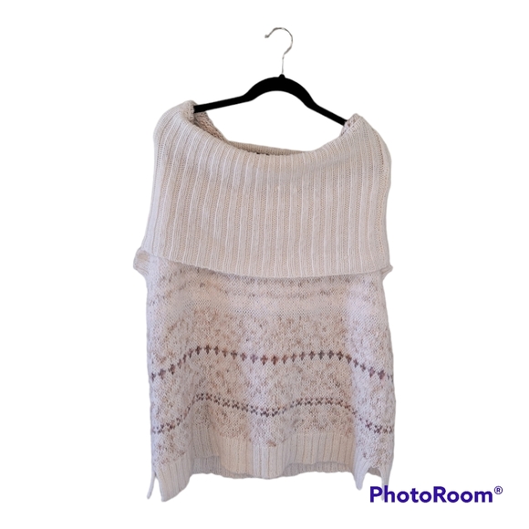 Free People Sweaters - Free People cream fuzzy Cowl Neck Sweater. Short sleeves.
